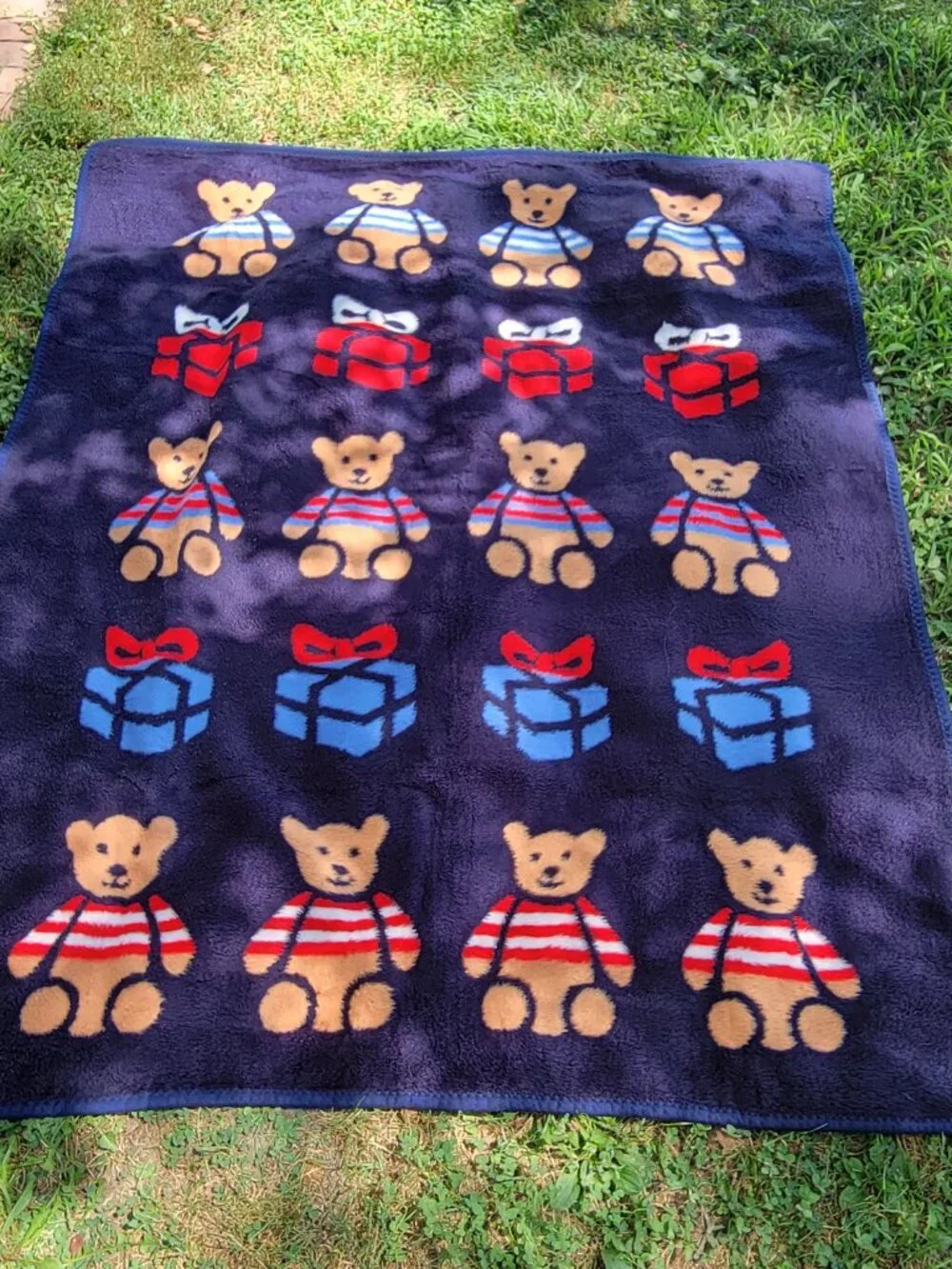 Crown Crafts Fleece Teddy Bear Blanket by Dinarsu VTG 1986 Reversible 60